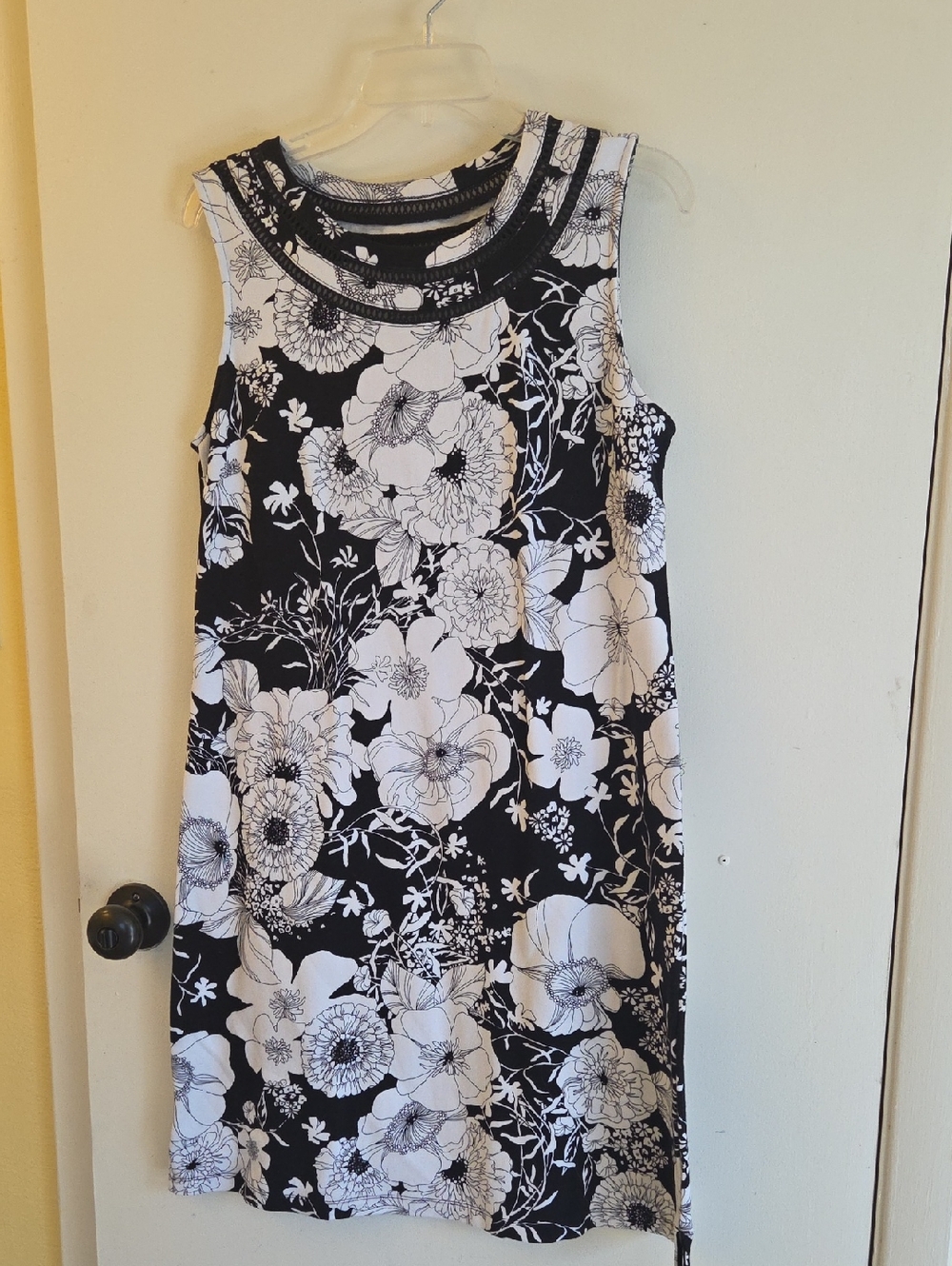 Talbots Black and White Floral Sleeveless Shift Dress